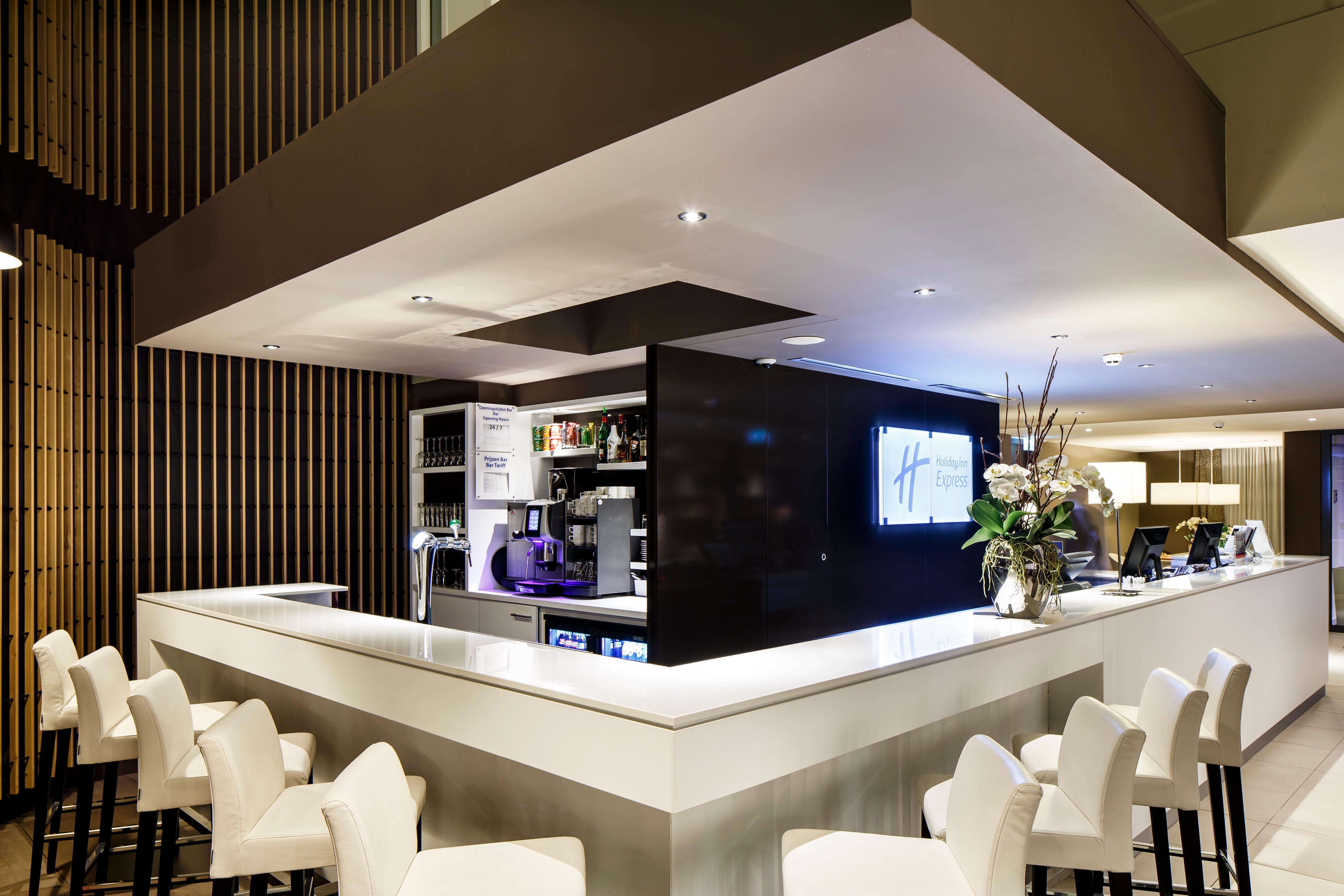 Holiday Inn Express The Hague - Parliament By Ihg Exterior foto