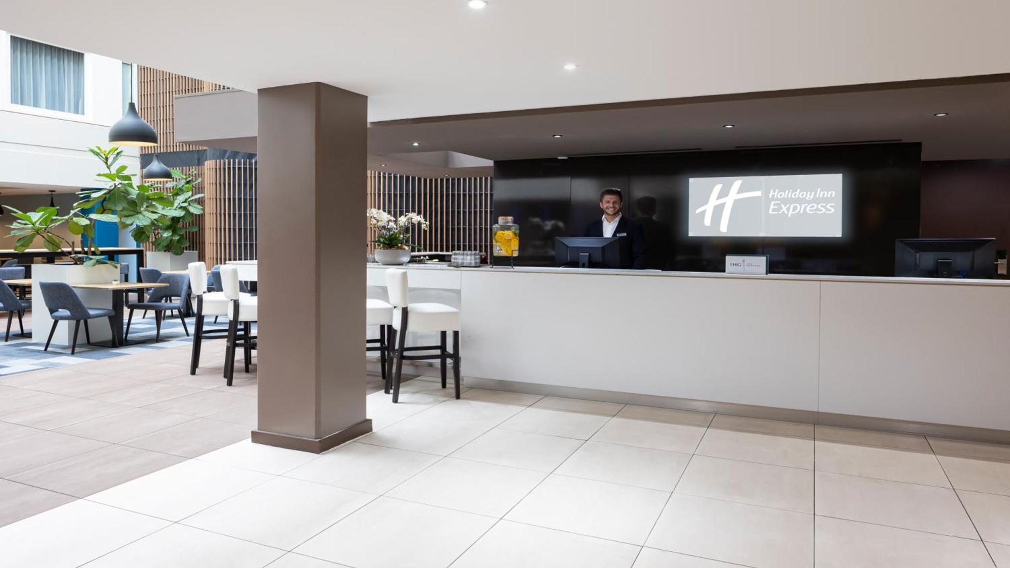 Holiday Inn Express The Hague - Parliament By Ihg Exterior foto